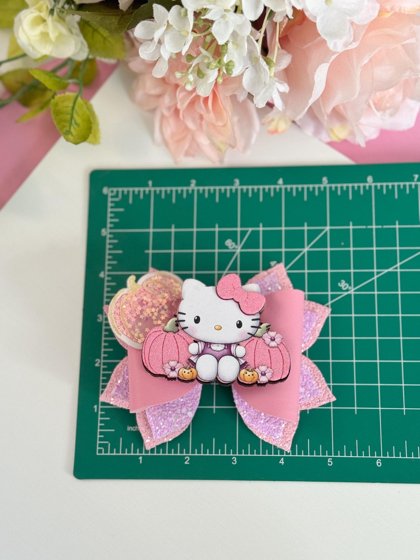 Hello cat bow , fall bows,Characters bows, bows, Hair bow, cat bow , kitty accessories , kitty bows, hello cat accessories, lazos