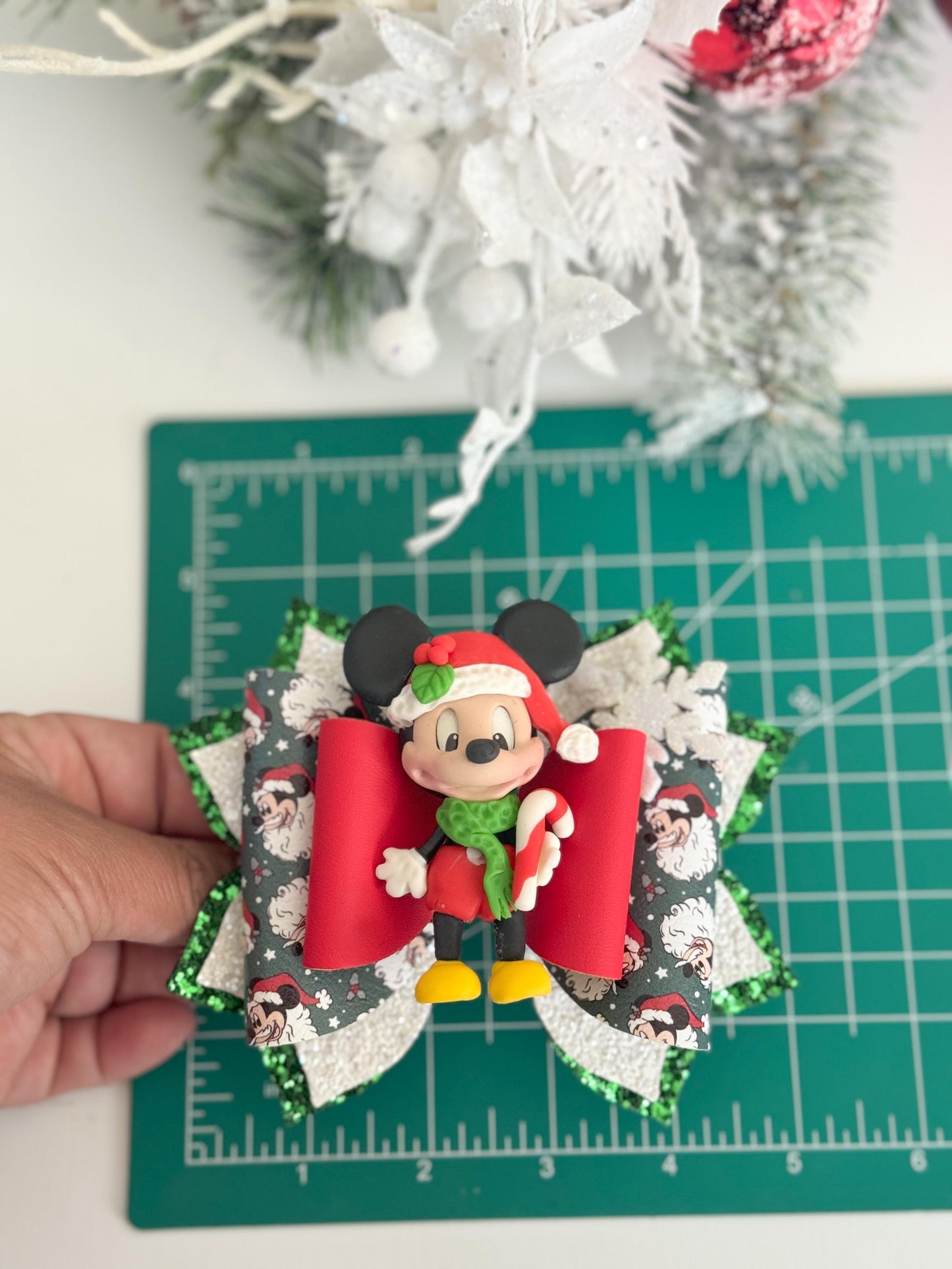 Christmas bow, Christmas handmade, Christmas gift ,bows, handmade gift for girls. Beautiful bows, lazos, Christmas present