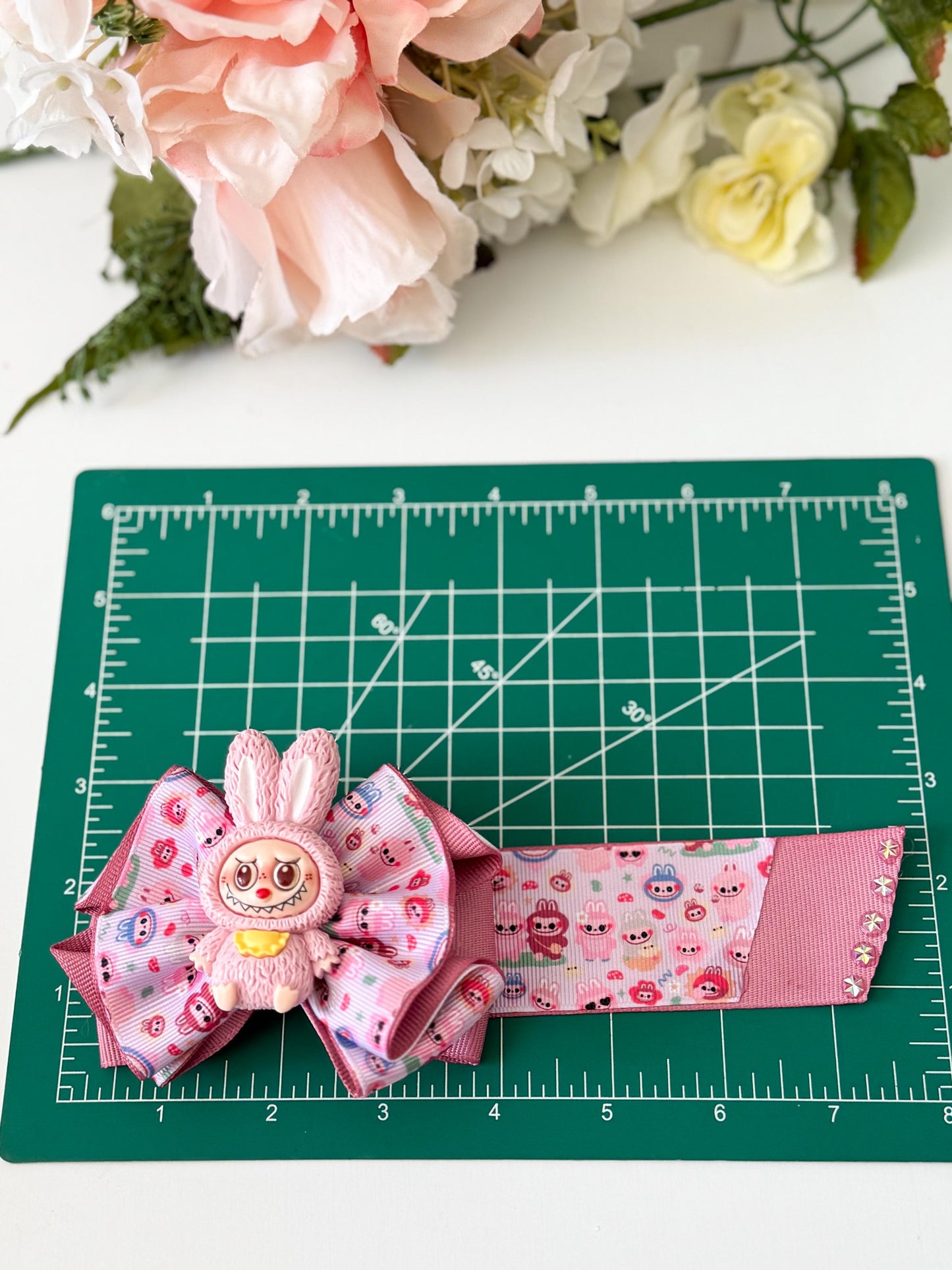 Cute monsters , bows, girl accessories, lazos, accesorios niñas, girl accessories, labubu