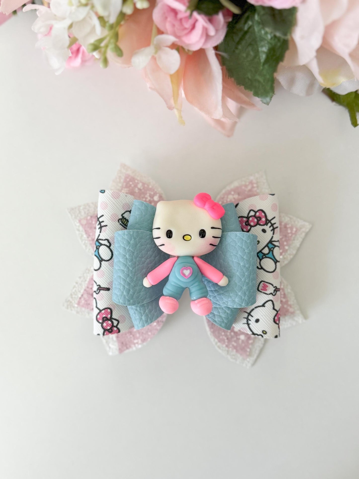 Hello cat bow , Characters bows, bows, Hair bow, cat bow , kitty birthday, kitty bows, hello cat accessories, lazos