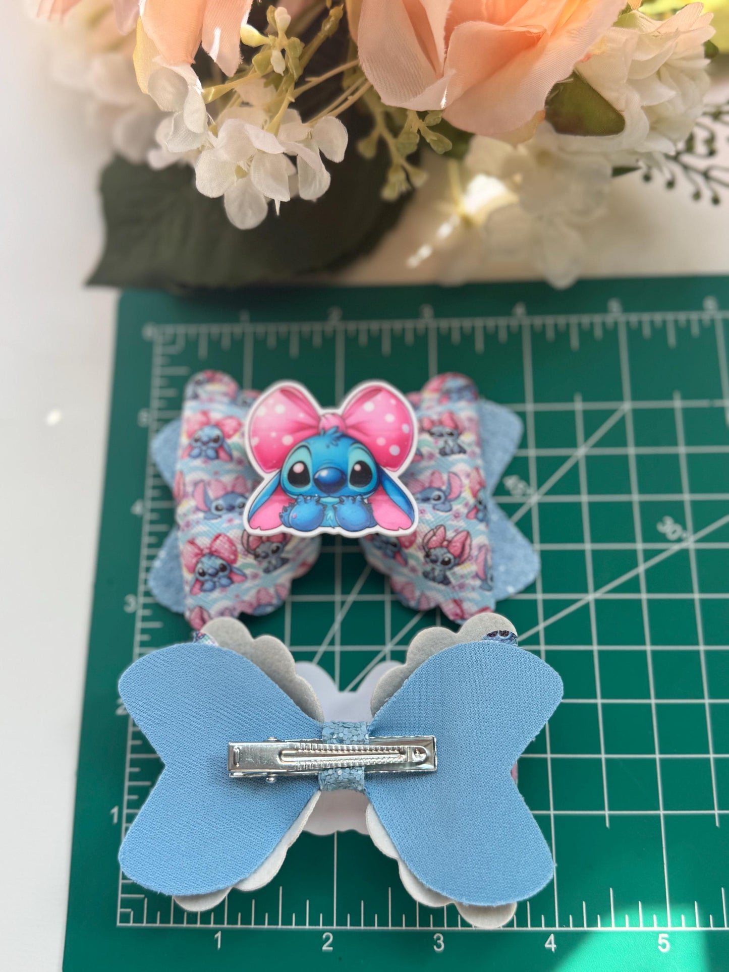 Blue alien bow set. Bows. Blue accessories . Theme bows . Character bows . lazos, piggies bows, birthday accessory