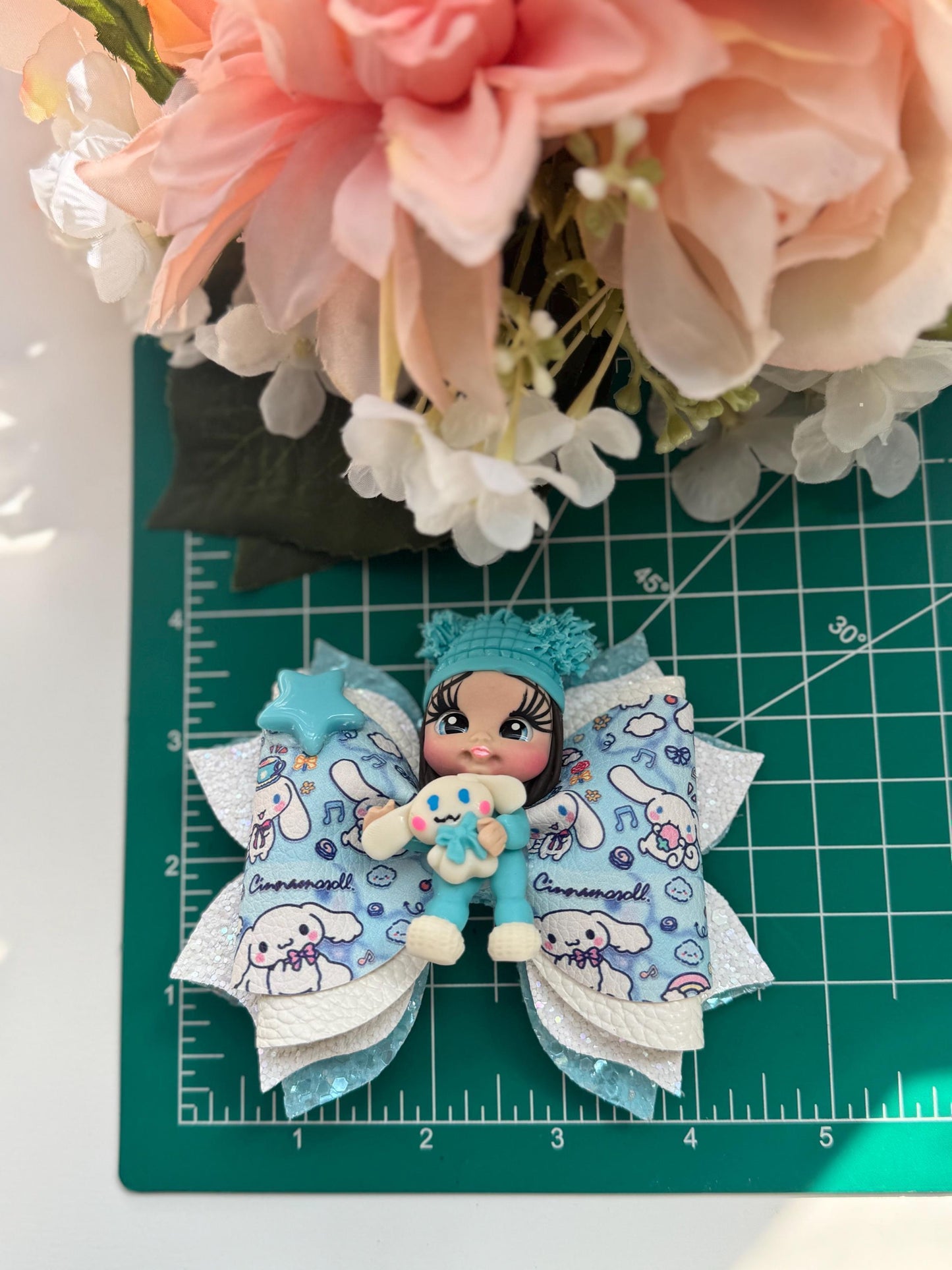 Hello cat bow , Characters bows, bows, Hair bow, cat bow , hello cat friends , kitty bows, hello cat accessories, lazos