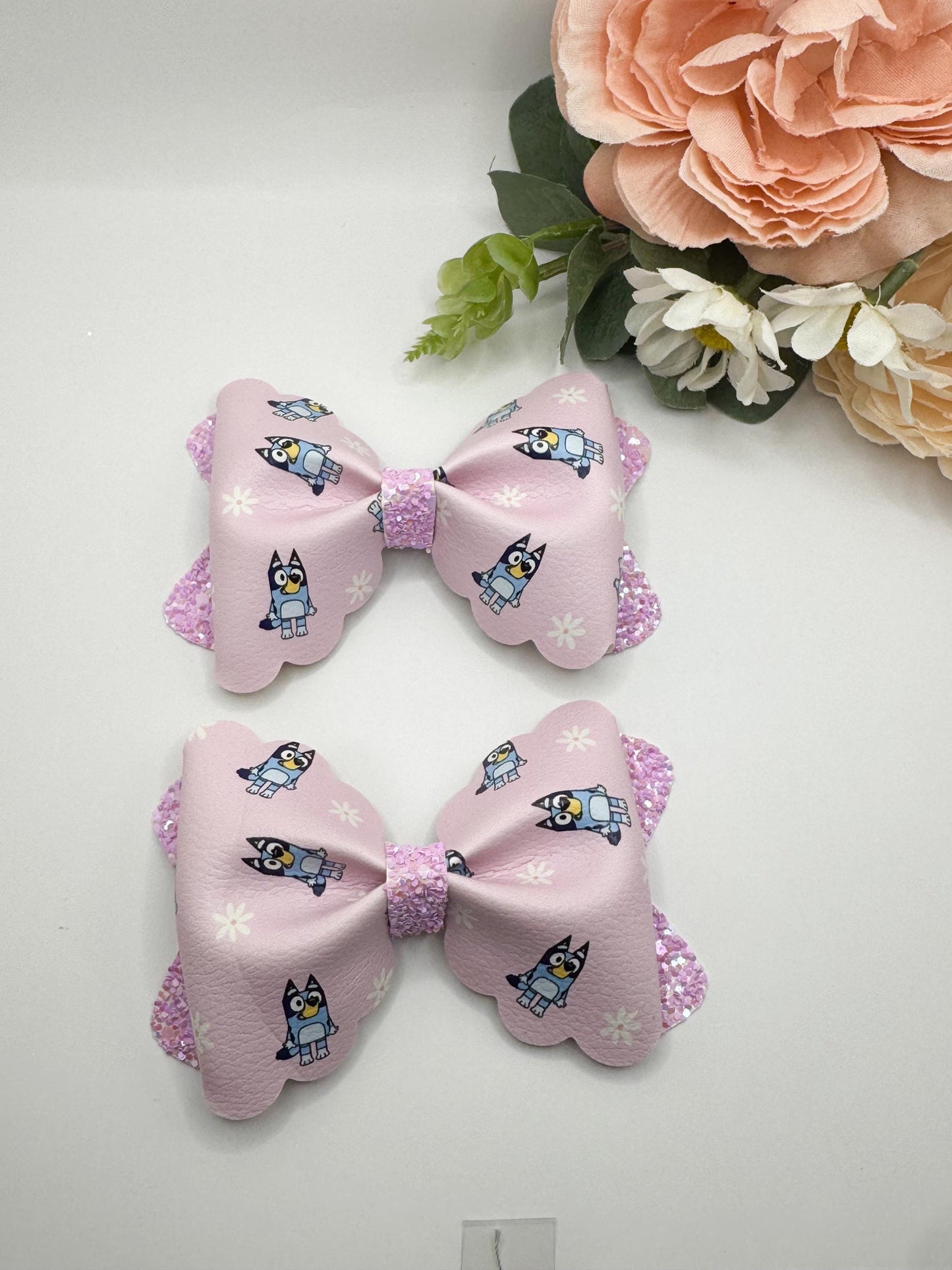 Blue dog bow set. Handmade bows. Blue dog accessories . Toddler bows . lazos, blue dog piggies bows, blue dog birthday accessory