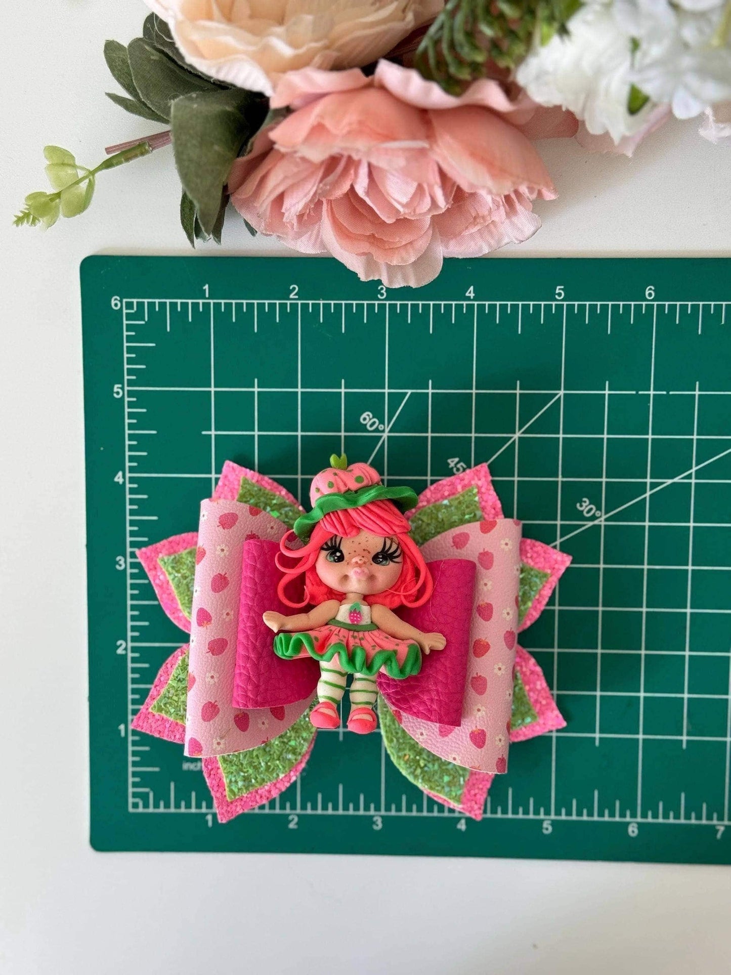 Strawberry character bow, bows, Hair bow, Hair accessories , strawberry girl birthday accessory,handmade bows, girl bows