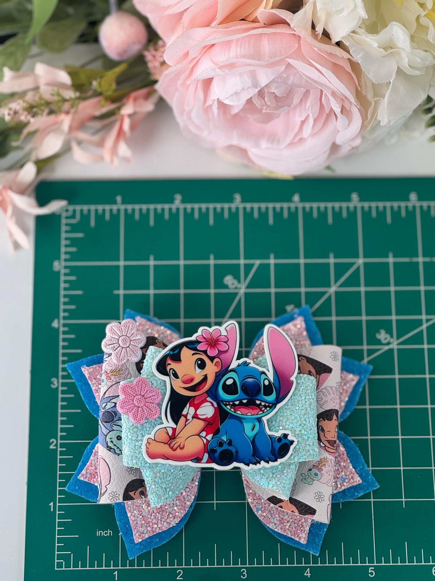 Blue Alien bow. Character bows, bows, Hair bow, Hair accessories , lilo , accessories, handmade bows, birthday theme accessories