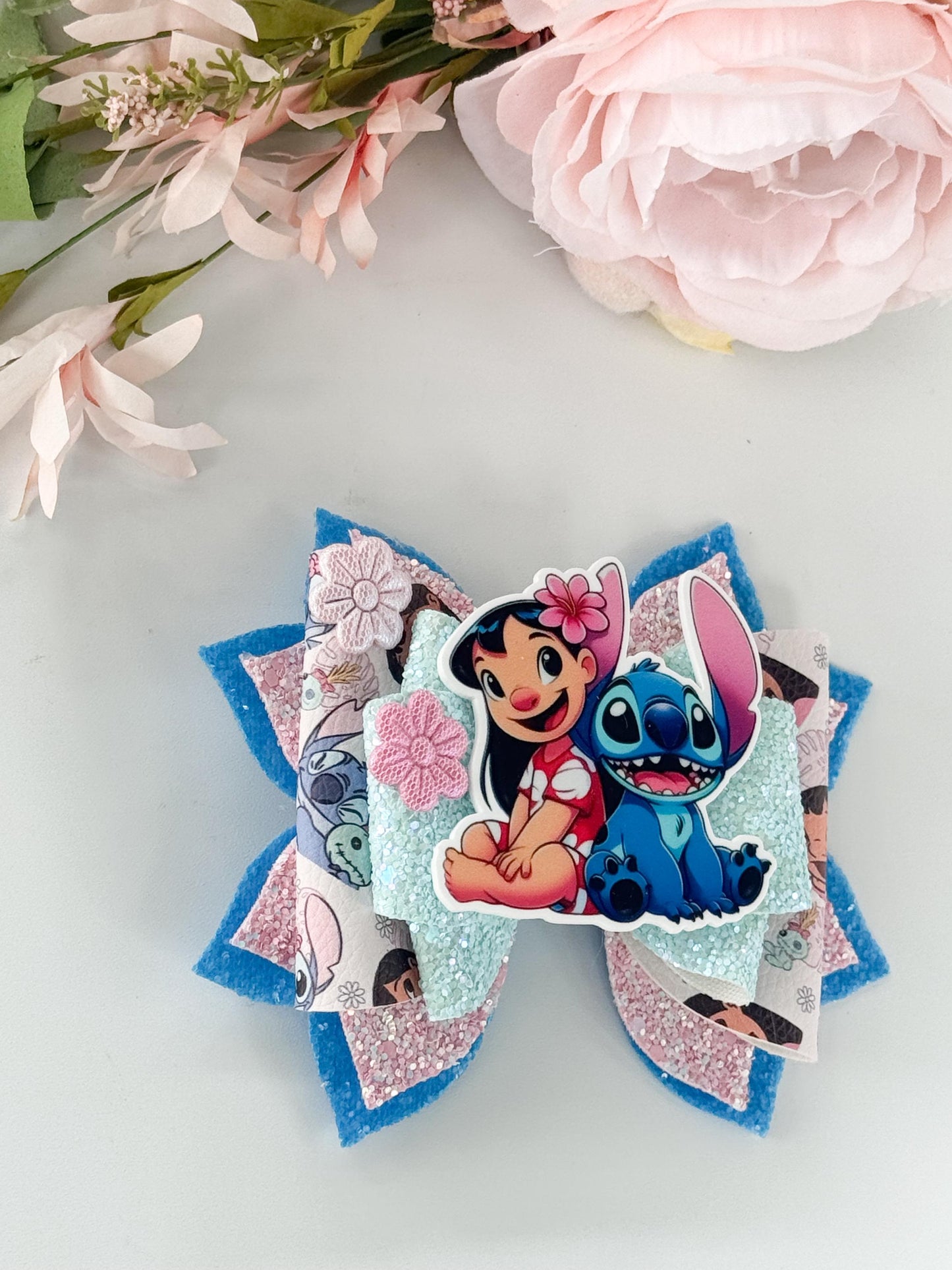 Blue Alien bow. Character bows, bows, Hair bow, Hair accessories , lilo , accessories, handmade bows, birthday theme accessories
