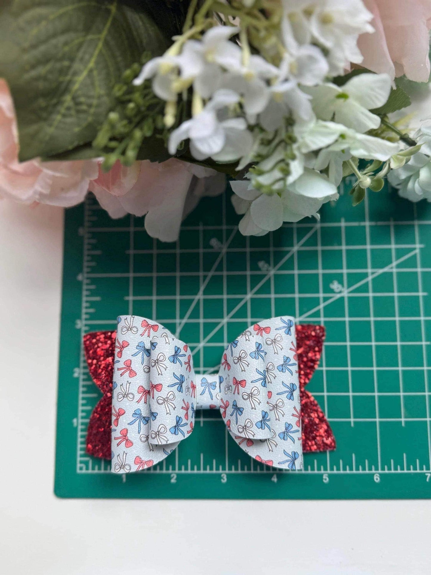 Blue red and white bows, Independence Day bow, bows, lazos, girly bows, girl accessories, 4th of July bows , handmade bows