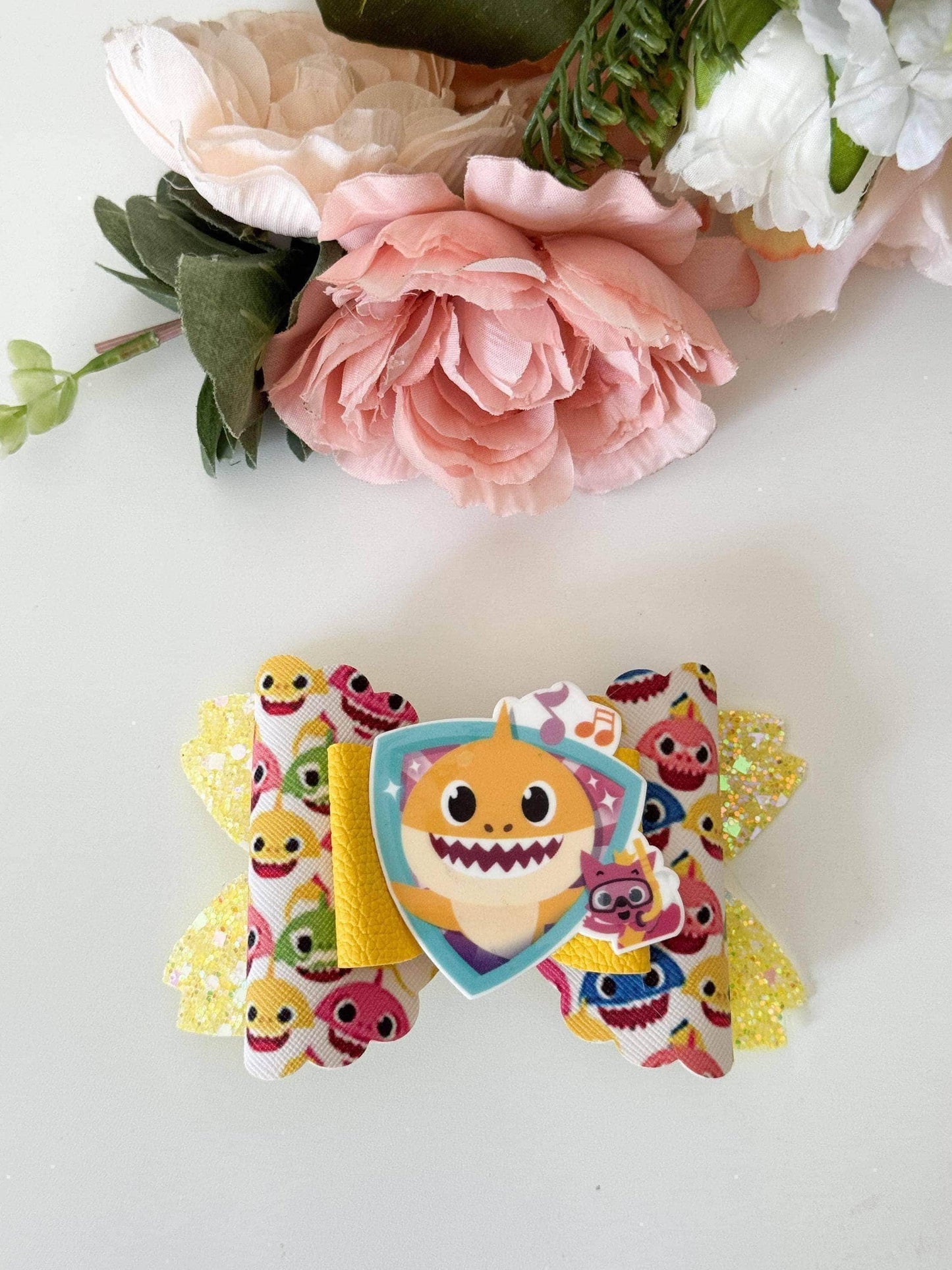 Shark bow, birthday accessories , Hair bow, handmade bows, lazos. Summer bows, shark birthday theme, accessories