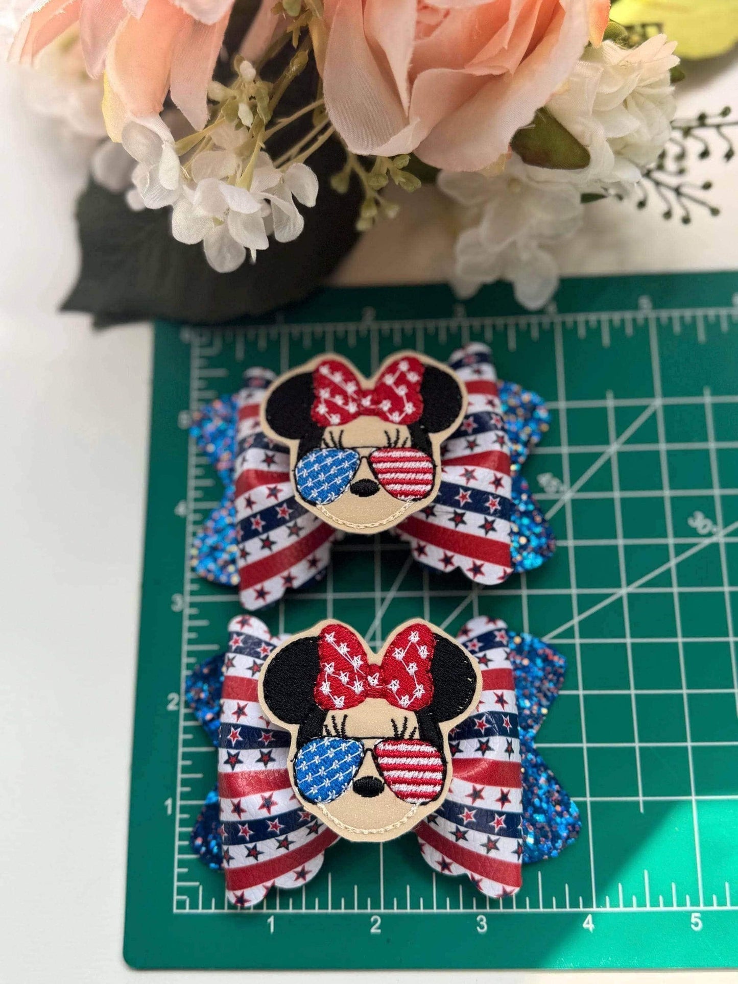 Piggies bows, 4th of July bows, red, blue and white bows, handmade bows , bows, accessories,lazos