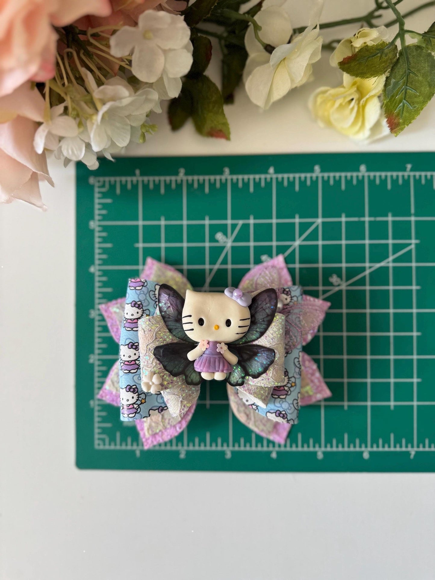 Hello cat bow , butterfly bows, bows, Hair bow, cat bow , kitty birthday, kitty bows, hello cat accessories, lazos