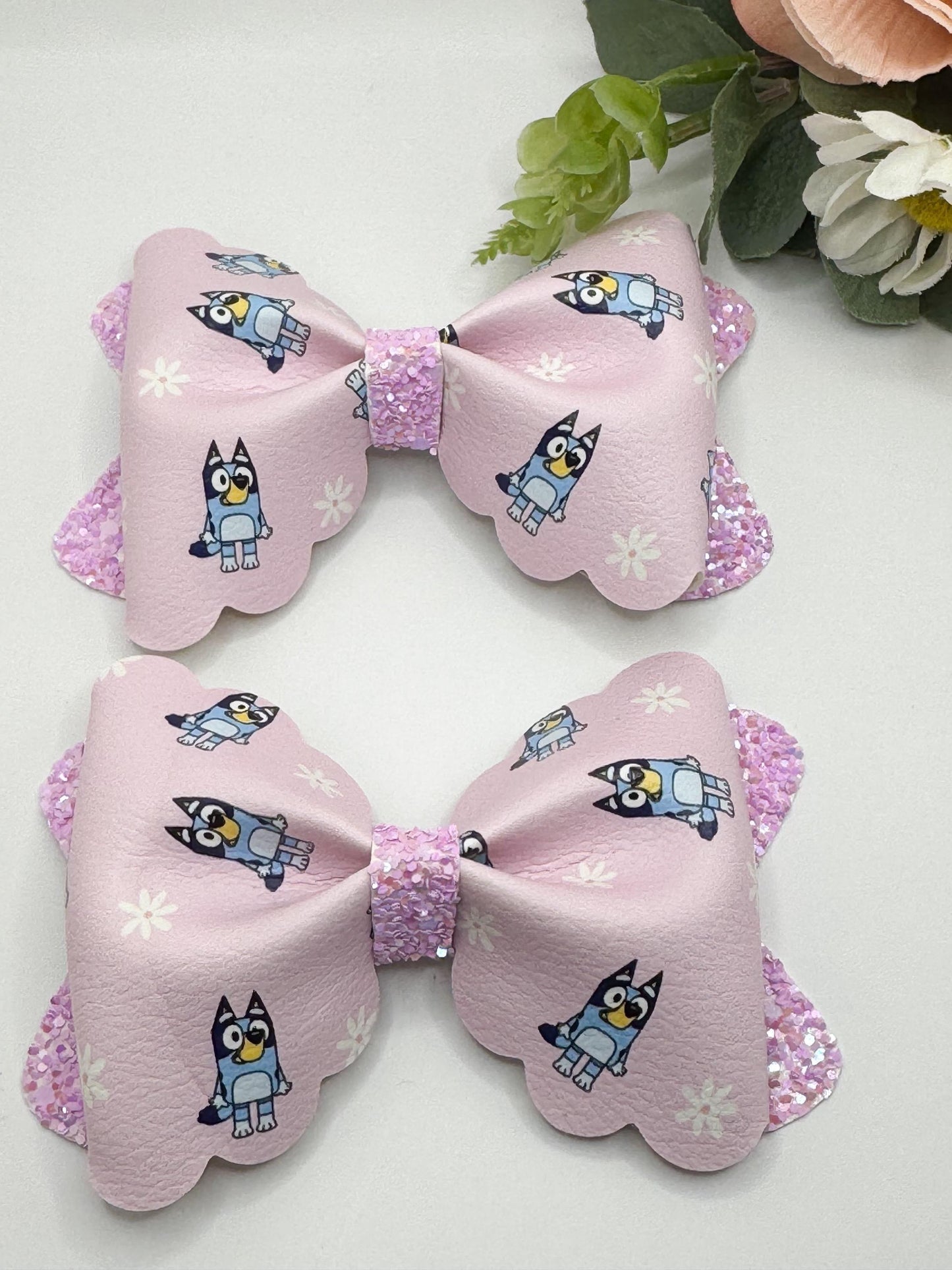 Blue dog bow set. Handmade bows. Blue dog accessories . Toddler bows . lazos, blue dog piggies bows, blue dog birthday accessory