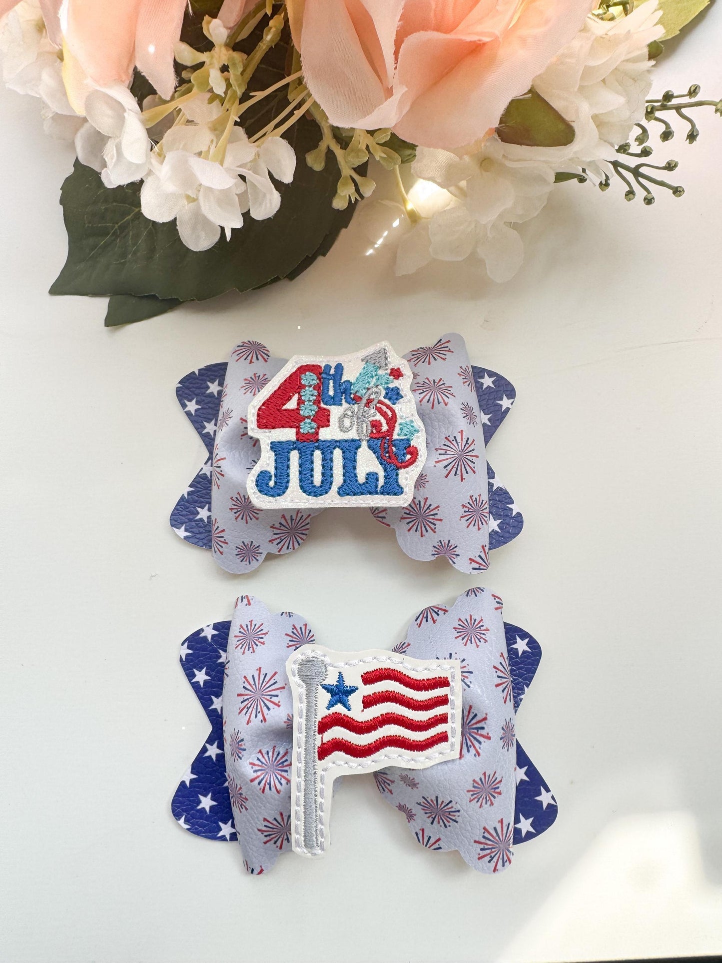 Piggies bows, 4th of July bows, red, blue and white bows, handmade bows , bows, accessories,lazos