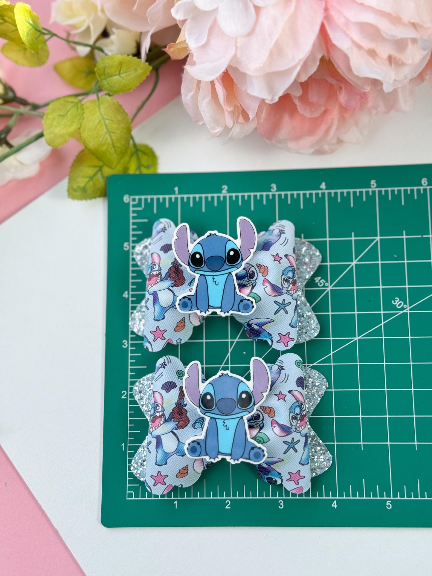 Stitch bow,Characters bows, bows, Hair bow, Hair accessories,pigtail bows birthday gift, Lazos, unique bows, handmade bows, stitch birthday