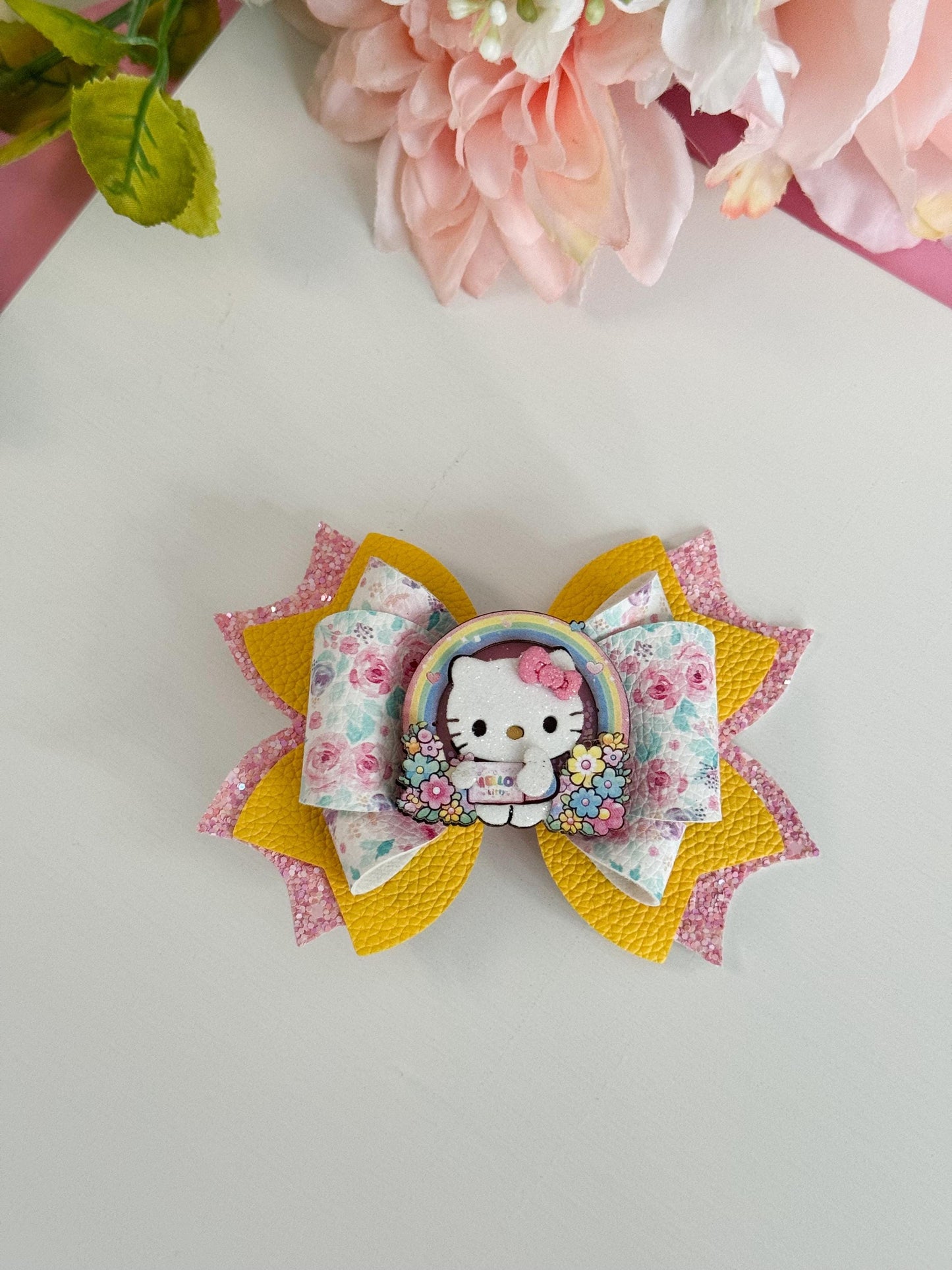 Hello cat bow  , Characters bows, bows, Hair bow, cat bow , kitty birthday, kitty bows, hello cat accessories, lazos