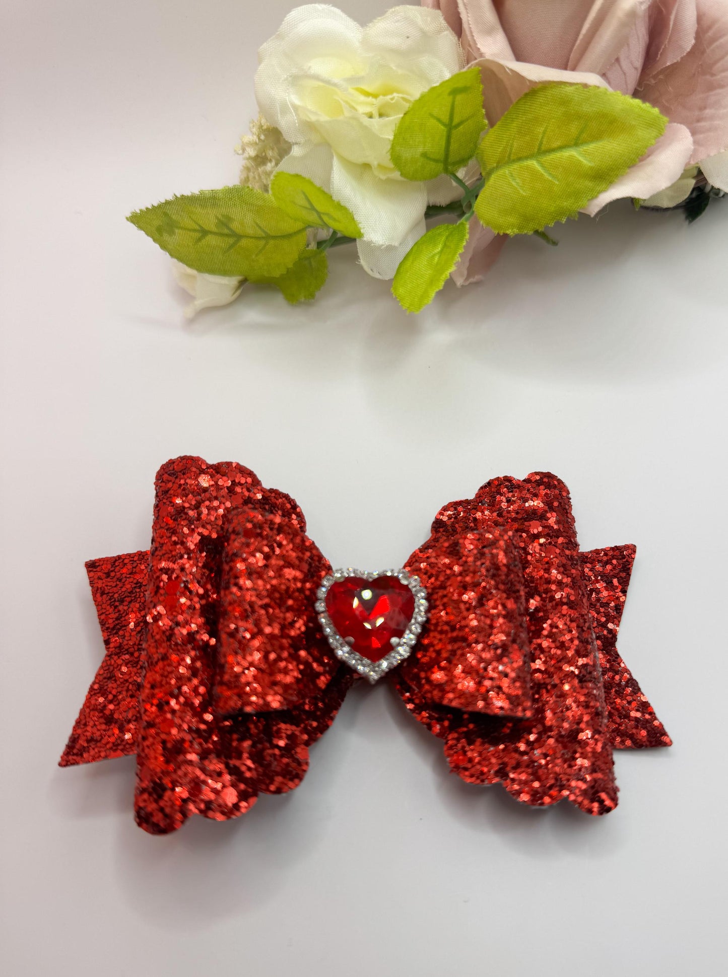 Valentines  bows, bow bows, lazos, girly bows, girl accessories, girl bows, valentines gift ideas