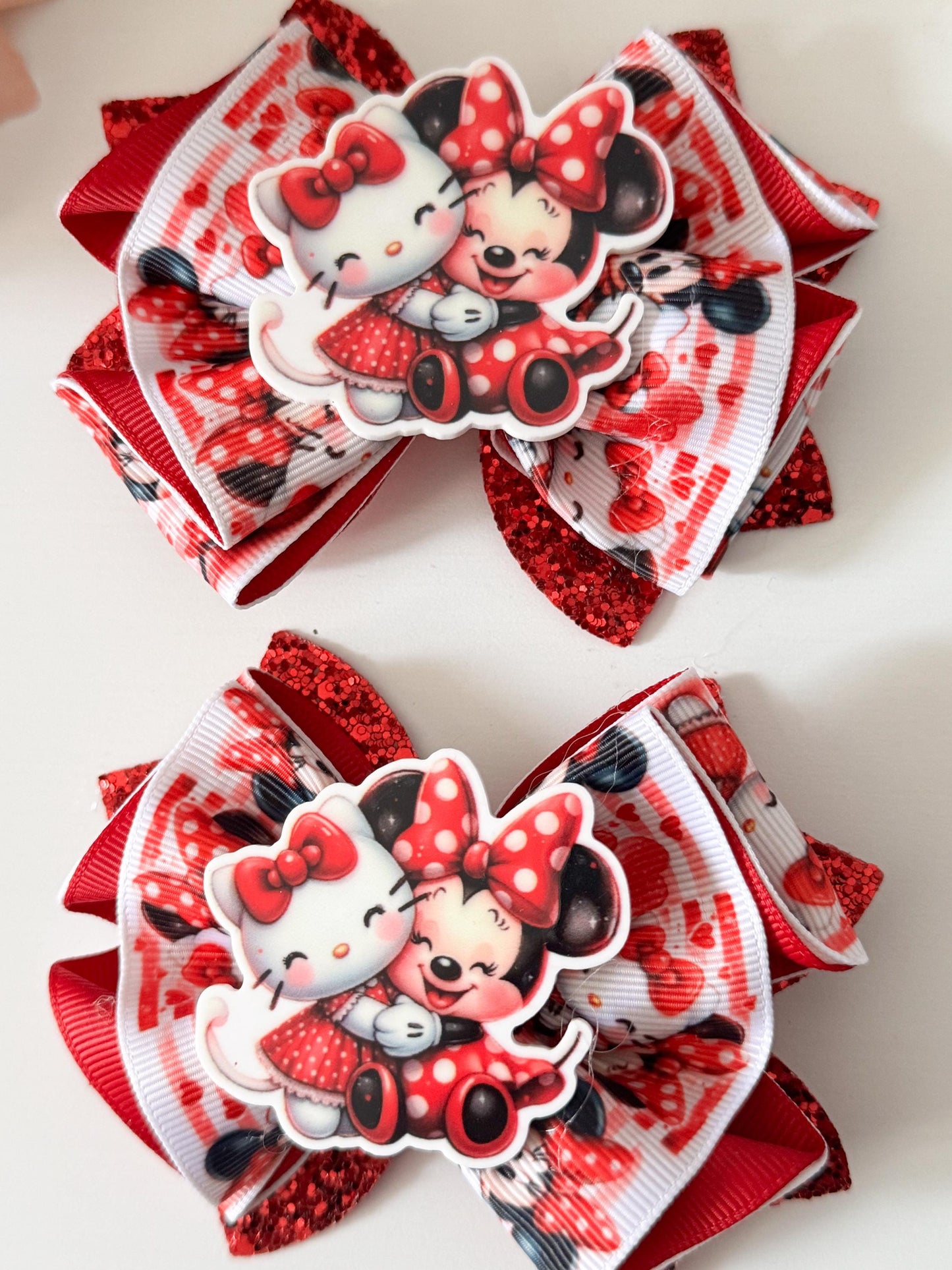 Bows , Piggies Bows, friends bows , Valentines Day bows, hello cat and Minnie bows , lazos , handmade accessories