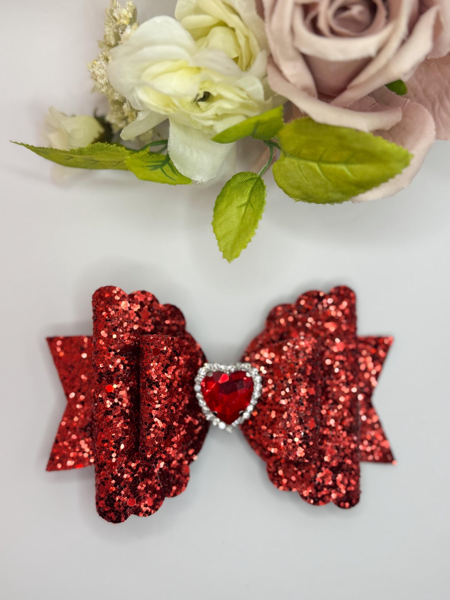 Valentines  bows, bow bows, lazos, girly bows, girl accessories, girl bows, valentines gift ideas