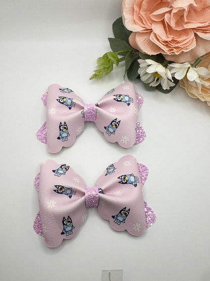 Blue dog bow set. Handmade bows. Blue dog accessories  . Toddler bows . lazos, blue dog piggies bows, blue dog birthday accessory