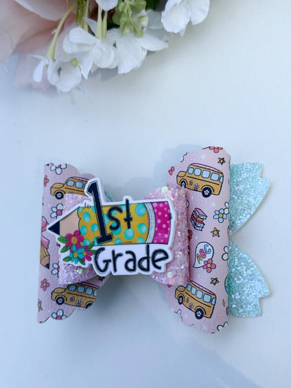 Back to school. Hk  School bows, handmade accessories, girl bows , school accessories, girl accessories, hk accessories