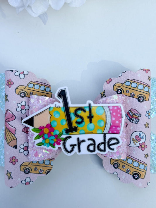 Back to school. Hk  School bows, handmade accessories, girl bows , school accessories, girl accessories, hk accessories