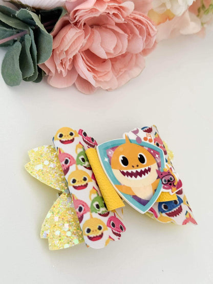 Shark bow, birthday accessories , Hair bow, handmade bows, lazos. Summer bows, shark birthday theme, accessories