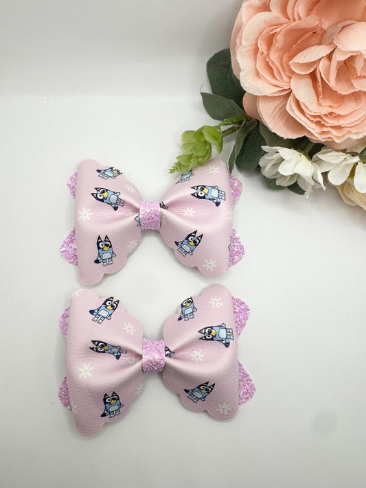 Blue dog bow set. Handmade bows. Blue dog accessories  . Toddler bows . lazos, blue dog piggies bows, blue dog birthday accessory